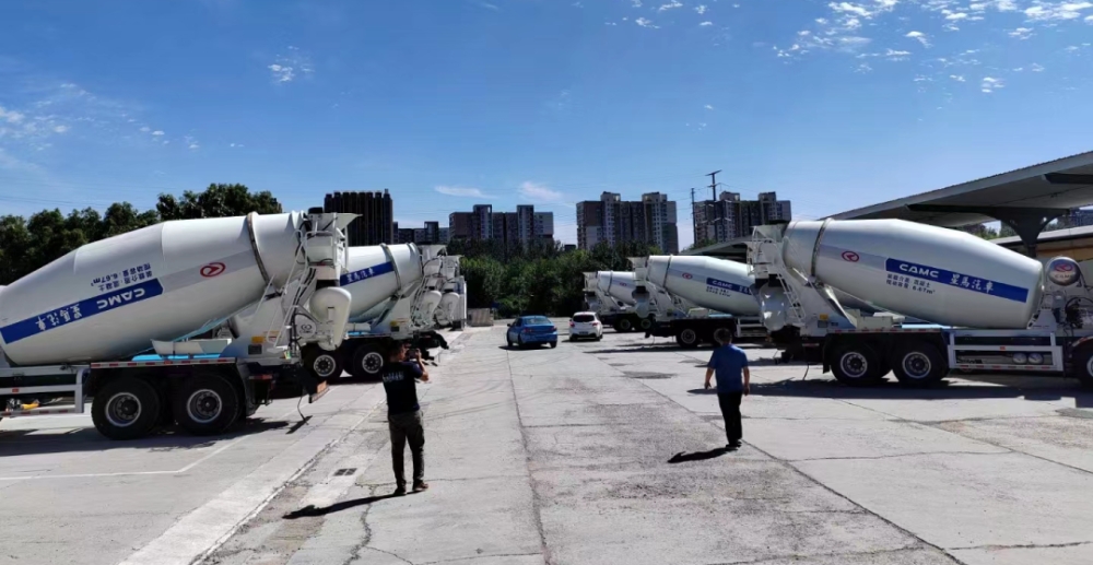 破局电动化"最后一公里"，DB旗舰官方重卡全场景充电解决方案